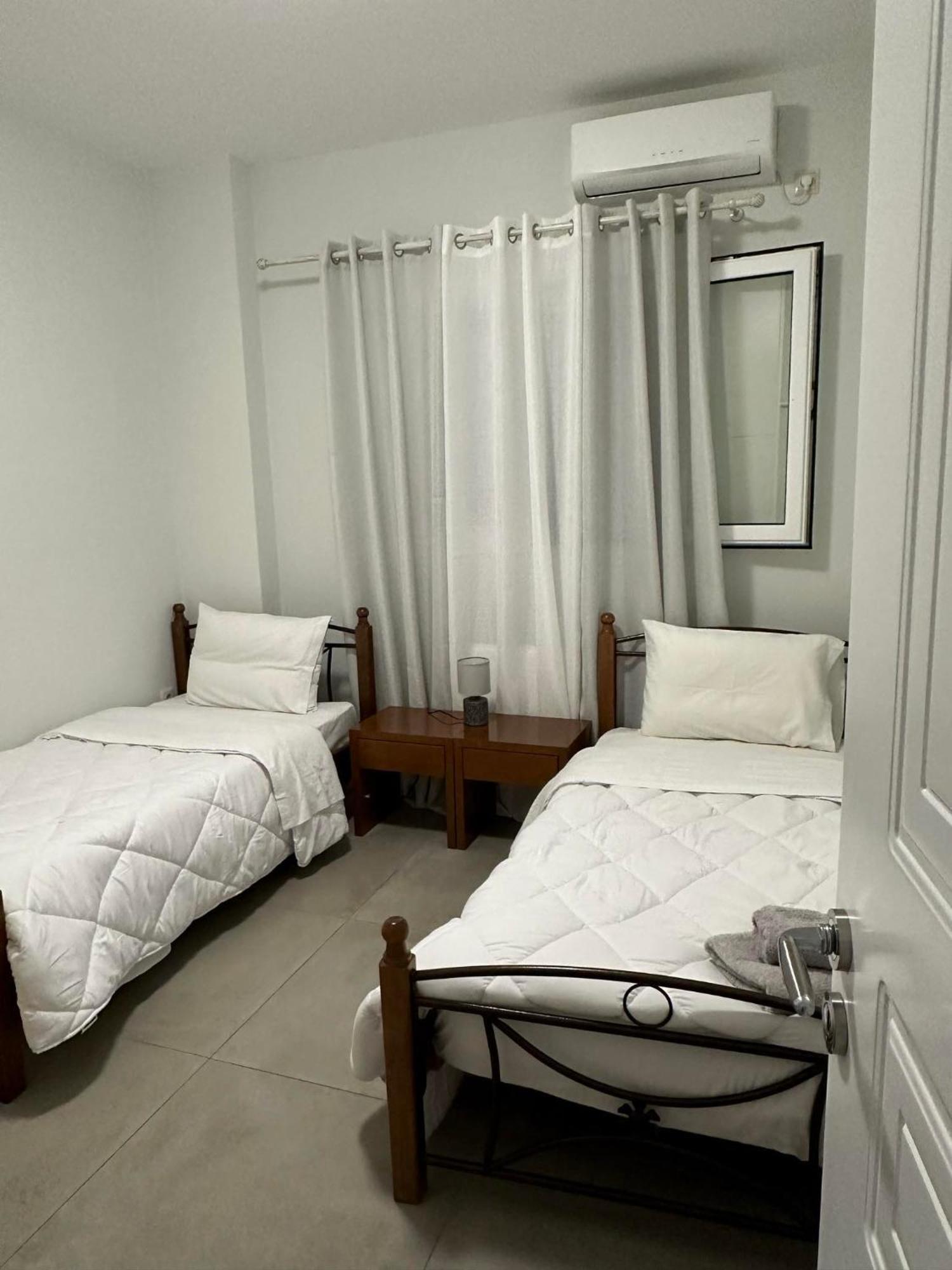 Mimozas Apartment Porto Heli Bagian luar foto
